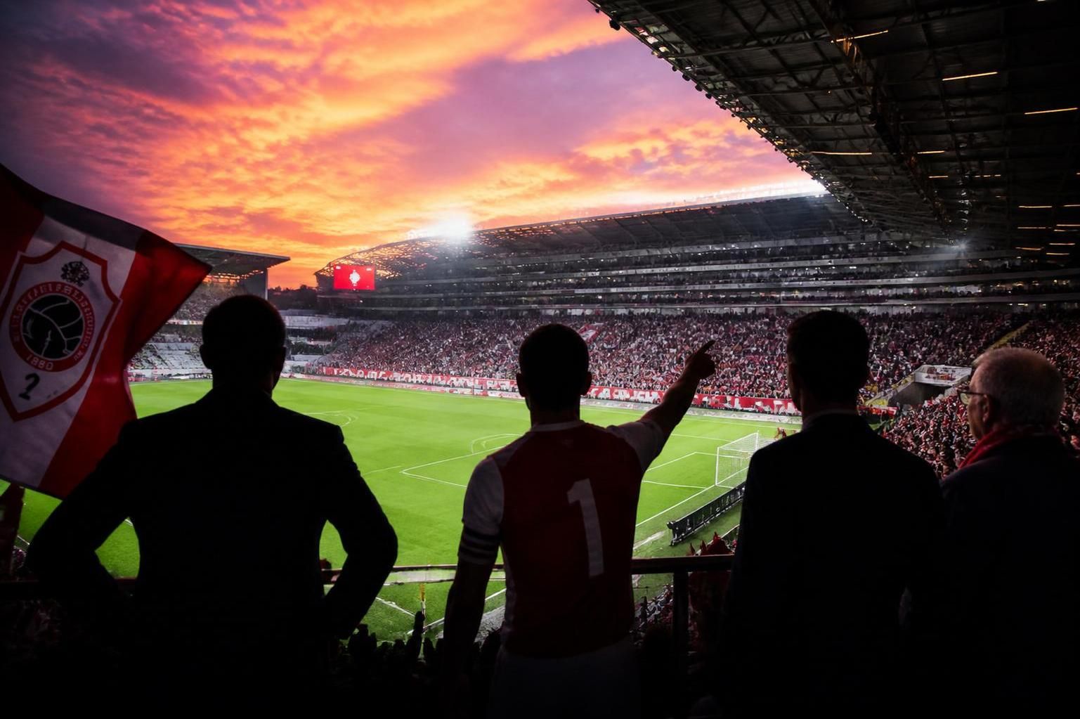 L'Antwerp repris par un consortium d'entrepreneurs, avec en figure de proue une légende des Diables rouges 1 l'antwerp reprend un nouveau souffle grâce à un consortium d'entrepreneurs, mené par une légende des diables rouges, promettant un avenir ambitieux pour le club.